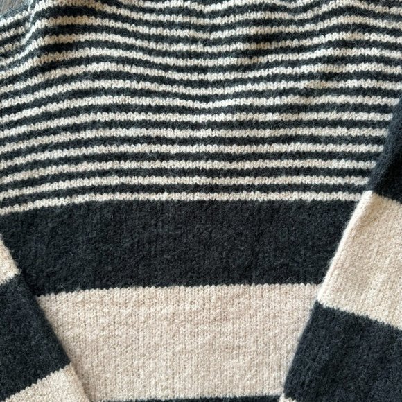 Doe & Rae Sweater, Chunky Striped Oversized Plush V-Neck - Picture 7 of 8